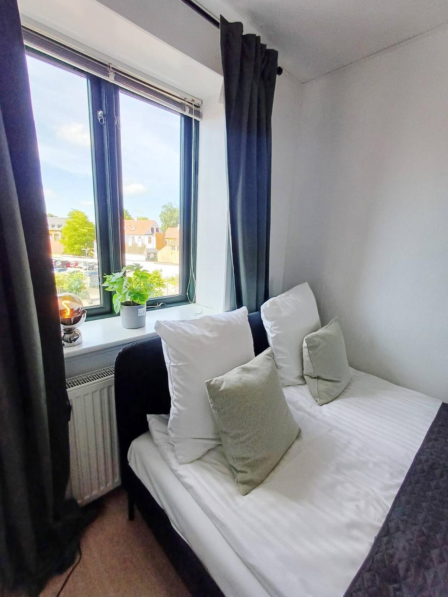 Central Double Room With Free Parking Hjørring المظهر الخارجي الصورة
